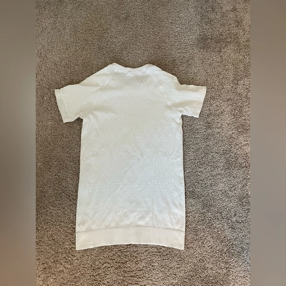 lululemon restful short sleeve size 6 - Picture 5 of 6